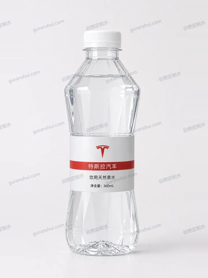 汽车门店接待定制水｜红白棱面瓶方案瓶身与标签呈现